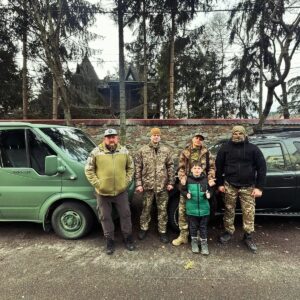 Volodymyr Shumko Instagram - Мій новий рік в такому кольорі буде
І важко назвати це святом
Може комусь все одно...
Вони зайняті новорічним салатом 
А хтось дивиться новини
Вони кричать і лаються матом
А десь маленький хлопчик 
Він в новий рік без мами і тата
А хтось рік новий буде зустрічати
як і кожного дня
з побратимом і автоматом 
І якщо ще хтось не знає у що злість свою конвертувати
Я скажу!
Де б ти небув,щоб не робив!
Їбаш русню донатом!!!

Дякую всім хто допомагав і донатив!💙💛
Особливо
@yevhen_amaritsa
@stadium_family
@jabagaduka_
Разом ми зробили гарні подарунки під Новий рік нашим захисникам і захисницям💪🇺🇦

3-й окремий батальйон на різдво отримав пів тони дизелю 

14 полк безпілотних комплексів. 
Військова частиа А4714 вчора забрали пікап та бус для эвакуації поранених 

140-й ОБРМП отримали 10 дронів

Перемоги нам!!!
Слава Україні!!!