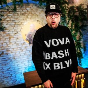 Volodymyr Shumko Instagram - А ми тобі як завжди будем помагать!!!
Такого светра в мене ніколи не було і не буде
А!Ні,вже буде!)
Дякую @vip_luxury_edition