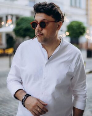 Volodymyr Shumko Instagram - Знову почав курити... 🤬
У вас з цим як взагалі?