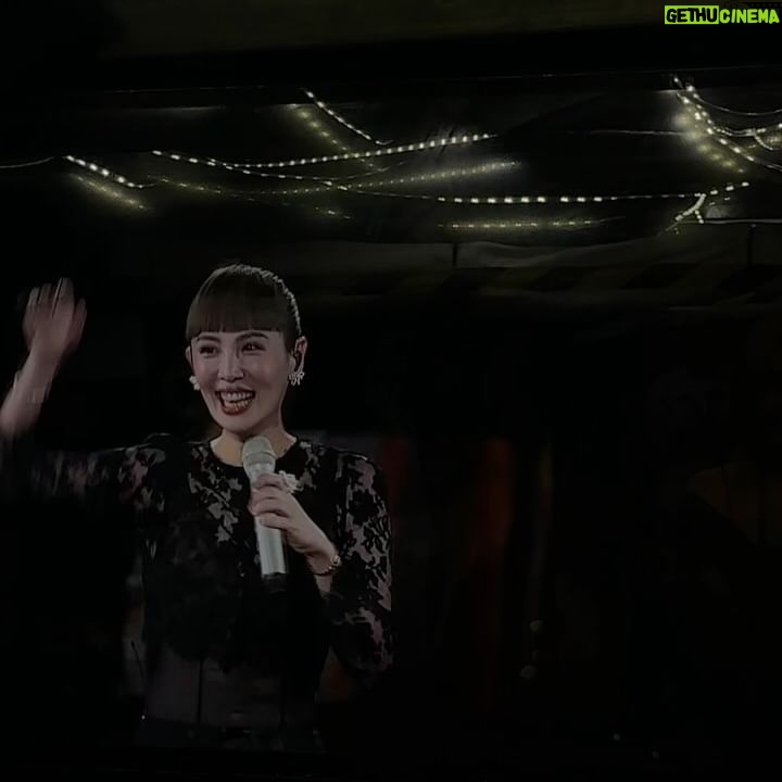Waa Wei - 23.9K Likes - -
他說我今天太美了!還有非常漂亮!
今天是七夕情人節,謝謝Eric找我去上海當嘉賓,這次的舞台依然是迴轉壽司,他今天是飯,我是海苔。😆😆😆 @ericchou0622
唱了兩首歌《大人》和《黏黏》,祝福所有的大人都能找到從一月抱抱到十二月的另一半,找到一起變老、一起到永遠的愛。
-
Makeup @houyiju0208
Hair @plants_rick @zoomhairstyling
Outfit @shushu__tong
Stylist @charliebubblecat
