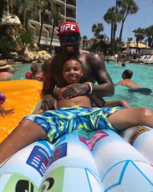 Walt Harris Instagram - Aight last bday request for the month yall! He gone kill me for this first pic! 🤣🤣🤣

Y’all help me wish my mini me a happy 17th bday! Can’t believe you 17 and about to be a senior already! Crazy! I love you twin! Hope you you have a blessed and amazing bday! #Ace #MyBoy #YoungBlood

@asah_harris 👯‍♂️