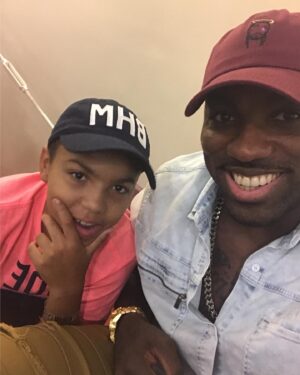 Walt Harris Instagram - Aight last bday request for the month yall! He gone kill me for this first pic! 🤣🤣🤣

Y’all help me wish my mini me a happy 17th bday! Can’t believe you 17 and about to be a senior already! Crazy! I love you twin! Hope you you have a blessed and amazing bday! #Ace #MyBoy #YoungBlood

@asah_harris 👯‍♂️