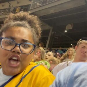Walt Harris Instagram - What a feeling to see how excited Aylah was to find out she was going to see her favorite team @savbananas123 … Big shout out to my bro @erykanders for the connection and @danny__bananas for coming through! Made my baby girls dream come true! #savannahbananas #PureEntertainment #DanIsTheMan