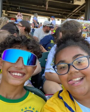 Walt Harris Instagram - What a feeling to see how excited Aylah was to find out she was going to see her favorite team @savbananas123 … Big shout out to my bro @erykanders for the connection and @danny__bananas for coming through! Made my baby girls dream come true! #savannahbananas #PureEntertainment #DanIsTheMan