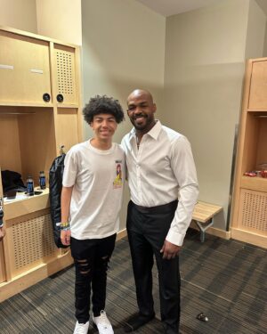Walt Harris Instagram - Aight last bday request for the month yall! He gone kill me for this first pic! 🤣🤣🤣

Y’all help me wish my mini me a happy 17th bday! Can’t believe you 17 and about to be a senior already! Crazy! I love you twin! Hope you you have a blessed and amazing bday! #Ace #MyBoy #YoungBlood

@asah_harris 👯‍♂️