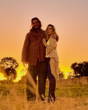 Wanessa Camargo Instagram - Celebrando 44 anos de vida do meu amor na Chapada dos Veadeiros! 🌿✨ Revivendo memórias preciosas do passado e criando novas lembranças incríveis hoje. Que venham mais aventuras, sorrisos e momentos especiais juntos. Feliz aniversário, meu coração ❤️