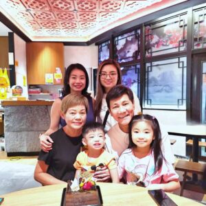 Wang Lei Instagram - 女儿，老爸祝福你天天开心，生日快乐。🎂🎂🎂