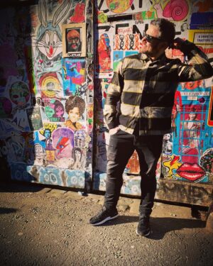 Warren Brown Instagram - Quick the lights great… look cool and do that thing! 😎 
.
.
*does that thing…
.
.
*does not look cool… 🤦🏻‍♂️☀️🤣