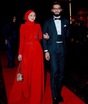 Wawa Zainal Instagram - Alhamdulillah feel deeply honored for being awarded as one of NONA SUPERWOMAN 2022🙏🏻 tq @majalahnona 

tanpa cik suami yg sentiasa ada disisi tak kan mungkin sy kecapi kejayaan demi kejayaan  after almost 5 years in bussiness.. tq @aeril_zafrel setia selama nya tau😂🤭

& tq to all #wawawarriors jugak.. ni kejayaan kita bersama❤️

baju wawa dari @firziey_couture