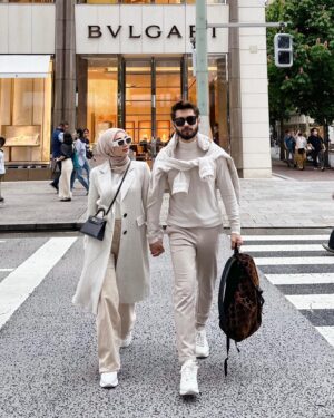 Wawa Zainal Instagram - Acah acah 20 an . Kasi chance la🤪

Tak sia2 kawan dgn @wanielena gambar semua letop🤪