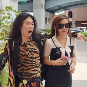 Wego Instagram - 錢可以做很多事
錢可以等於愛嗎
錢可以叫做愛嗎
做愛可以沒錢嗎
愛錢也叫做愛嗎
可以跟我做愛嗎