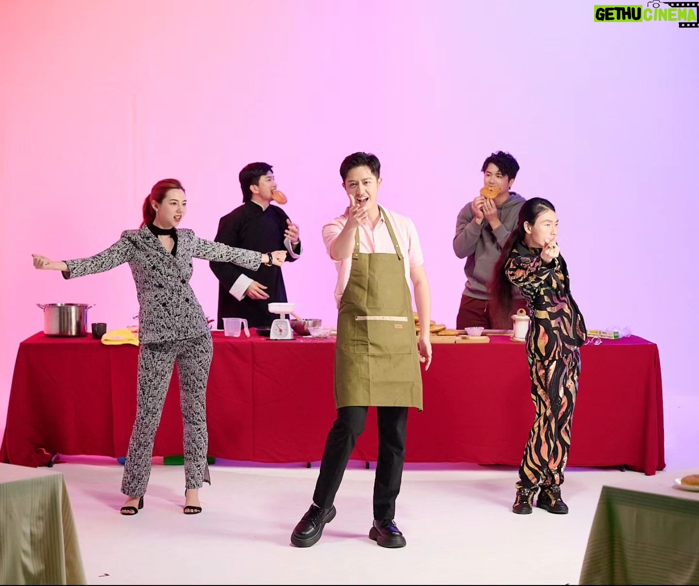 Wego - 220 Likes - 🍩 FAKE IT TILL YOU MAKE IT 🍩
Take a peek behind the scenes at some of the fun moments we had filming our music video! 'Fake It Till You Make It' music video OUT NOW - link in bio 😋🎬
.
(also does anyone know what we're doing in the last photo? 🤔)
.
.
#fakeittillyoumakeit #laborday #donut #newmusicvideo #keytar #musicvideo #newtrack #hardwork #dedication #newrelease #musicians #musicianlife #originalmusic #indiemusic #rockingout #celebrate #hardworkers #music #musician #taipei #taiwan