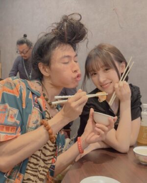 Wego Instagram - @bossgetdrunk 《老闆不會喝》
美食登場啦
@wego666 與 白石桃🍑一日男友晚餐
好吃的🔥重慶烤魚🔥
❗️號稱本店第二好吃❗️
親切的老闆表示
（他本人最好ㄘ？？）
老闆絕對是親切和藹的
一直招待，白石老師都要吃不完了❤️

➡️《老闆不會喝》美食資訊
🕹️地點：新北市新莊區復興路一段123號
☎️電話：02-29961798
⏰時間：
星期一：17:30-01:00
星期二：17:30-01:00
星期三：休息
星期四：17:30-01:00
星期五：17:30-01:30
星期六：17:30-01:30
星期日：17:30-01:30