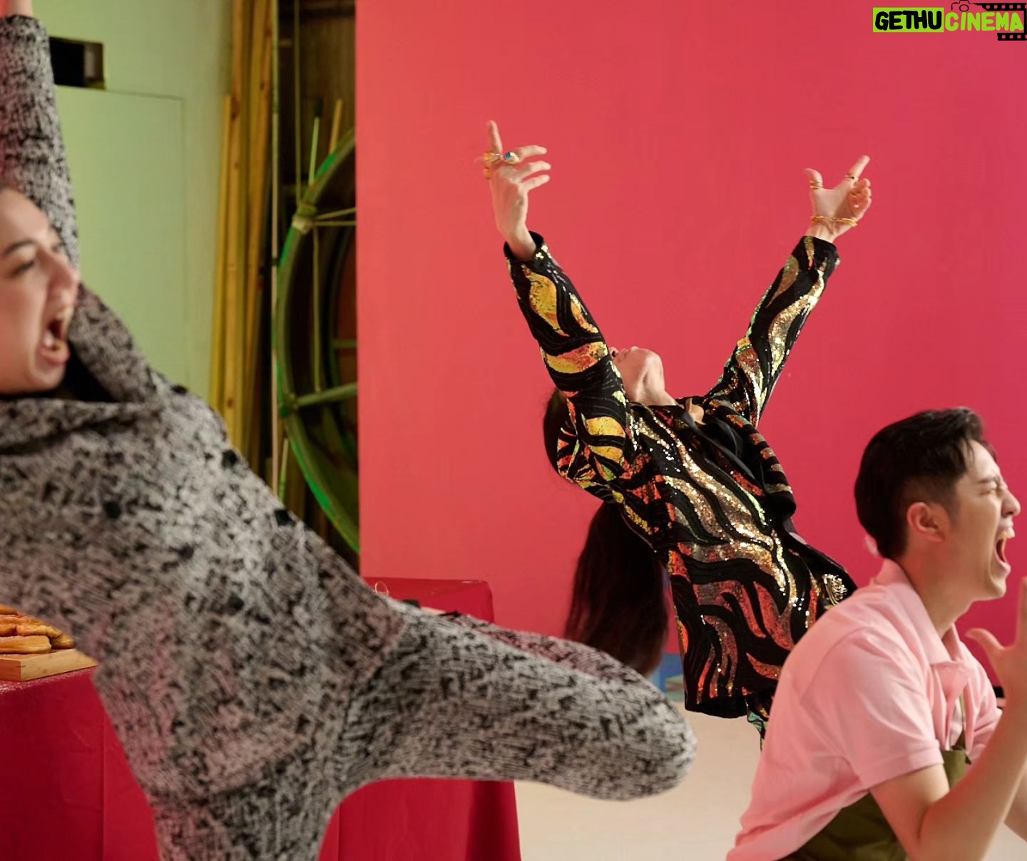 Wego - 220 Likes - 🍩 FAKE IT TILL YOU MAKE IT 🍩
Take a peek behind the scenes at some of the fun moments we had filming our music video! 'Fake It Till You Make It' music video OUT NOW - link in bio 😋🎬
.
(also does anyone know what we're doing in the last photo? 🤔)
.
.
#fakeittillyoumakeit #laborday #donut #newmusicvideo #keytar #musicvideo #newtrack #hardwork #dedication #newrelease #musicians #musicianlife #originalmusic #indiemusic #rockingout #celebrate #hardworkers #music #musician #taipei #taiwan