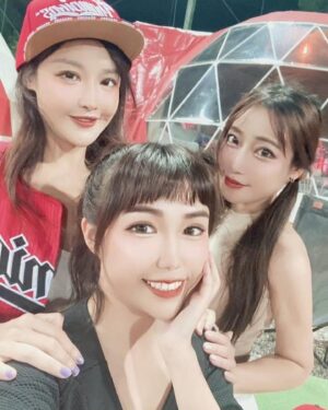 Wego Instagram - 20240508 味全龍 ⚾️
第一次來看棒球比賽雖然有看沒有懂
一直看球飛來飛去，但依舊能感受到館場內的熱情氛圍❤️‍🔥
還認識了美女姐姐還見到瑋哥～❣️
大家都好nice ⁄(⁄ ⁄ ⁄ω⁄ ⁄ ⁄)⁄ 

#棒球 #天母棒球場 #生活#味全龍