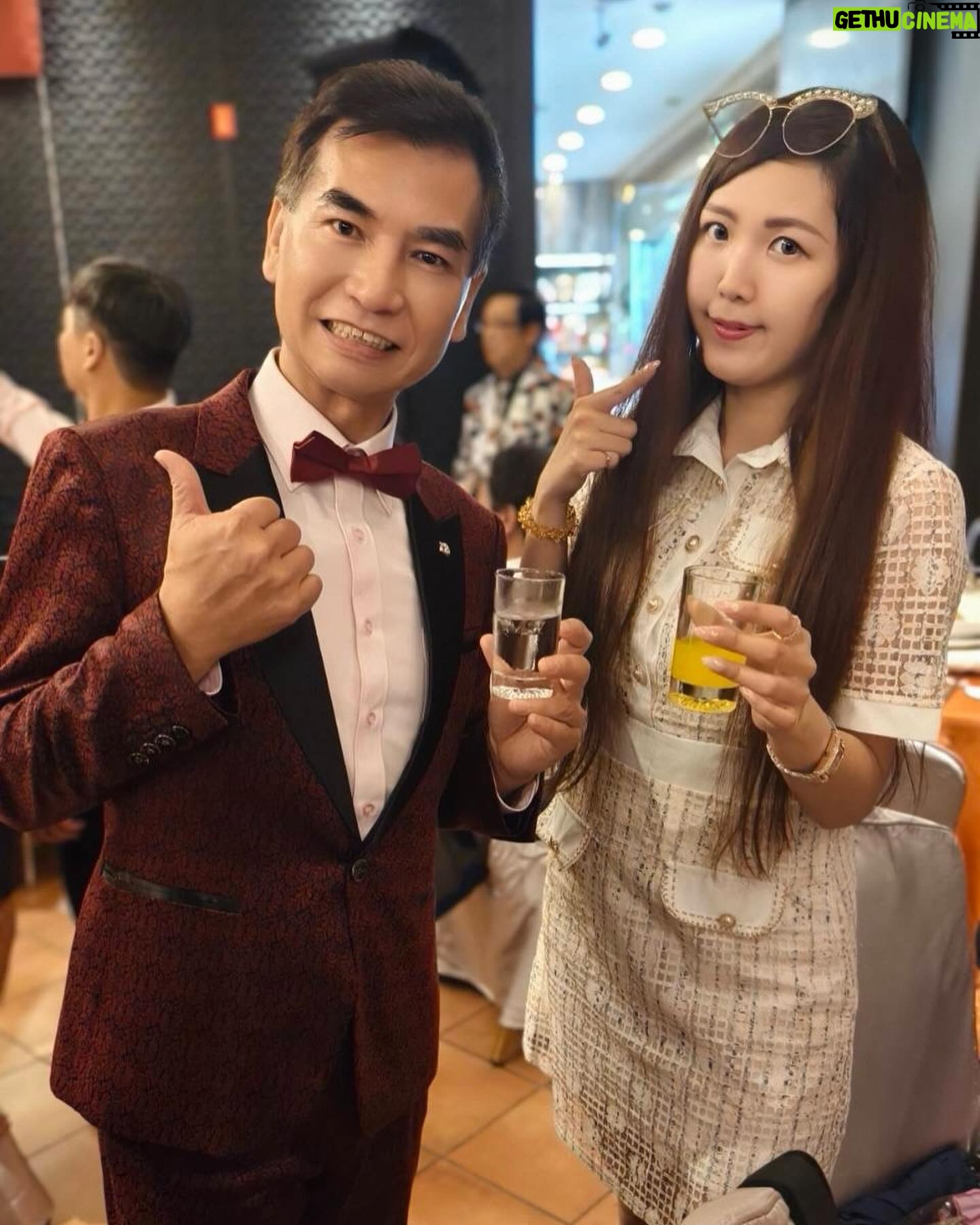 Wego - 143 Likes - 吃完喜酒鬧洞房完~瑋哥直接幹
新娘的棉被走了🤣
#搞笑視頻