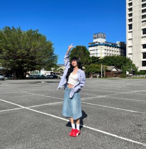 Wenny Lin Instagram - 2024花蓮夏戀 偶～來～了～ 此刻是等待彩排的女主持人！

ㄟ天氣好到不行ㄟ！！想到今晚能跟粗大BAND、南西肯恩、icyball冰球樂團、理想混蛋還有宇宙人一起享受音樂就覺得快樂到不行啊啊啊(///▽///) 

無法前來ㄉ朋友們記得看轉播蛤！我先去工作嚕～