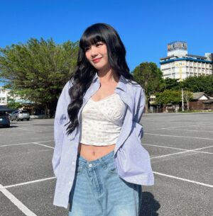 Wenny Lin Instagram - 2024花蓮夏戀 偶～來～了～ 此刻是等待彩排的女主持人！

ㄟ天氣好到不行ㄟ！！想到今晚能跟粗大BAND、南西肯恩、icyball冰球樂團、理想混蛋還有宇宙人一起享受音樂就覺得快樂到不行啊啊啊(///▽///) 

無法前來ㄉ朋友們記得看轉播蛤！我先去工作嚕～