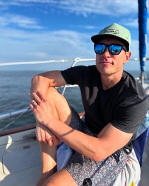 Whit Johnson Instagram - Much needed Vitamin Sea after a hectic work week!! Even better with family and (someone else’s) boat 🛥️ 💦 🤙🏻 ☀️ ❤️ #boatymcboatface
