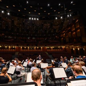 Wiener Philharmoniker Instagram - Rehearsal impressions from our first Philharmonic Concert at this year’s Salzburg Festival! 🎭✨
 
Under the baton of conductor Herbert Blomstedt, we are joined by the @wienersingverein and our soloists: soprano Christina Landshammer, soprano Elsa Benoit, and tenor Tilman Lichdi. Together, we will perform Johannes Brahms’ Schicksalslied (Song of Fate) and Felix Mendelssohn’s Lobgesang, a symphony-cantata on texts from the Holy Scriptures, in two unforgettable concerts. 🎶
.
.
.
#viennaphilharmonic #salzburgfestival #philharmonicconcert #herbertblomstedt #brahms #mendelssohn #wienersingverein #classicalmusic #salzburg
📸: Wiener Philharmoniker / Benedikt Dinkhauser