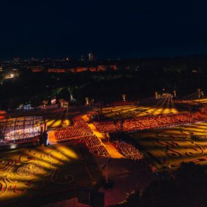 Wiener Philharmoniker Instagram - Highlights from the 2024 Summer Night Concert with conductor @andrisnelsons and soprano @lisedavidsen! ✨🎶

Thank you to everyone who joined us at Schönbrunn Palace to celebrate our 20th anniversary and for making this Summer Night Concert an unforgettable experience. 💙🏰
.
.
.
#ViennaPhilharmonic #SummerNightConcert #AndrisNelsons #LiseDavidsen #SchönbrunnPalace #Rolex #presentedbyrolex #Vienna #ClassicalMusic 
📸: Wiener Philharmoniker / Niklas Schnaubelt