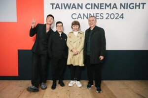 Will Or Instagram - 去年在台灣拍了兩套電影，《破浪男女》、《大濛》，有幸遇上雅喆導演與玉勲導演。兩位導演風格各異，卻都擁有銳利的雙眼，不打醒十二分精神，出盡全力同時又要保持彈性就會出事情。
.
演戲的飢餓被餵得很飽。
.
謝金馬把《破浪男女》與《大濛》帶到康城，謝謝。;)
.
P.S. 《破浪男女》 6月28日全台上映，台灣見。😈
P.S2 《破浪男女》 哀居 @tcol.2024 
. 
photo by 金馬執委會
outfit: @dior 
make up by @vivianhung0301 
hair by @kennyweikuan 
thank you @goldenhorsefilmfestival ;)