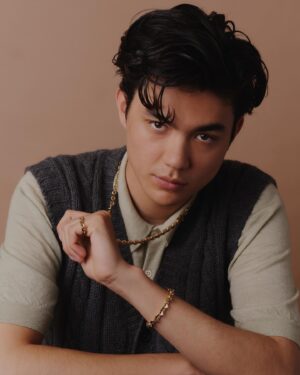 William Gao Instagram - Chains, a symbol of unity with no boundaries 
@prada #pradafinejewelry 

📷 @bypip