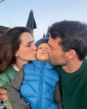 Willian Mello Instagram - Algumas fotos do nosso Natal em Gramado. Demorei um pouco pra postar porque tô aproveitando mais o momento do que o celular… mas aproveito pra desejar Feliz Natal atrasado a todos que me acompanham, minha família e meus amigos. Aproveito também pra agradecer a toda família Mella por nos receber e acolher tão bem. 💞 Teve muitos momentos e lugares lindos que não estão neste carrossel, mas ficam em nossas memórias. 🙏🏼🎄✨ #natal2023