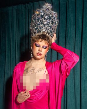 Willow Pill Instagram - Loving every minute of my retired cougar era 👑💎💋 

Check out my feature in Volume 3 of @sensitivecontentmag by @happydevilboy !!!

Photos by @itssecretqueen 
Makeup by @siichele 
Clothes from @beerbatteredcod 
Set from @theonlydetox