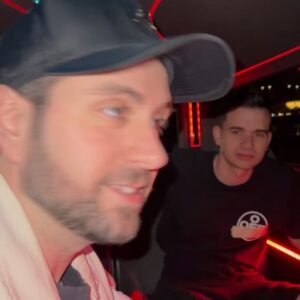 Willyrex Instagram - Hemos vuelto vivos de Las Vegas 😅😂 

Lo que pasa en las Vegas se queda en Las Vegas pero.. aqui teneis algun recuerdo 😜