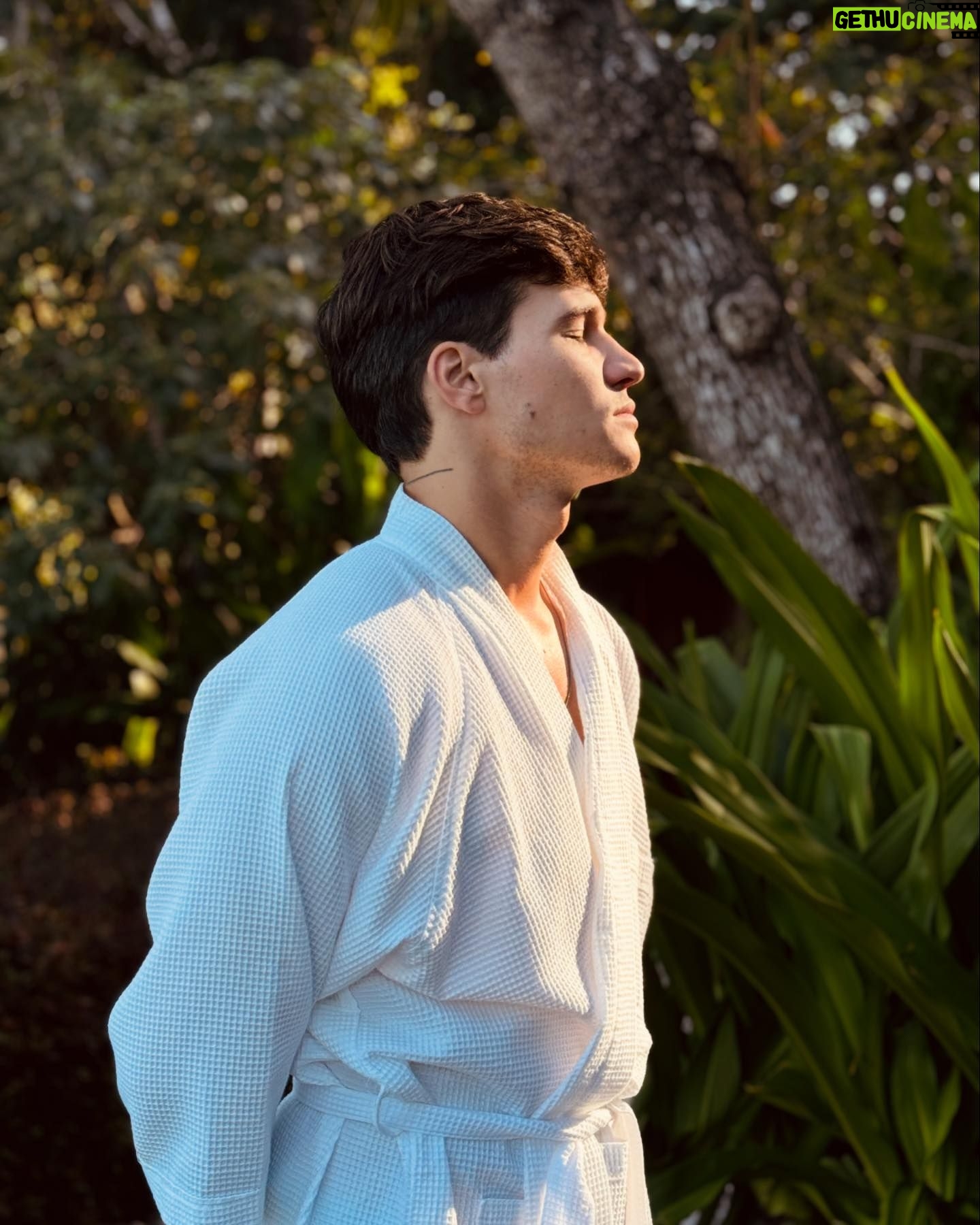 Wincent Weiss - 109.6K Likes - Ich glaube ich habe neue Hobbys für mich entdeckt 😀🧡.
#ichglaubichbraucheinpferd #undsurfwellen #einewochepause