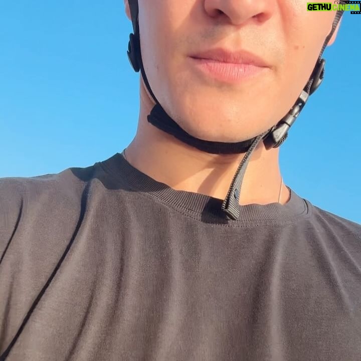 Wincent Weiss - 109.6K Likes - Ich glaube ich habe neue Hobbys für mich entdeckt 😀🧡.
#ichglaubichbraucheinpferd #undsurfwellen #einewochepause