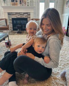 Actress Witney Carson HD Instagram Photos and Wallpapers May 2024