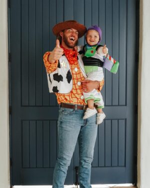 Witney Carson Instagram - McAllister Halloween 2023 👻🎃The festivities have begun! Leo has been obsessed with Toy Story so of course we were all his favorite characters! So much fun!! The last photo I cannot handle 🥹 Can’t wait to see all your costumes this year! 

#halloween #halloweencostumes #halloween2023 #toystory #toystorycostumes
