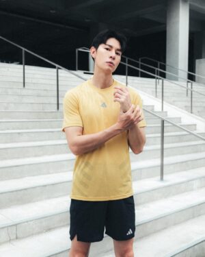Wu Duke Instagram - 你心情不好喔？
走啊去運動！流完汗之後真的會比較開心喔🏃🎾🏐

#adidastraining
#AIRCHILL 
#adidastaiwan