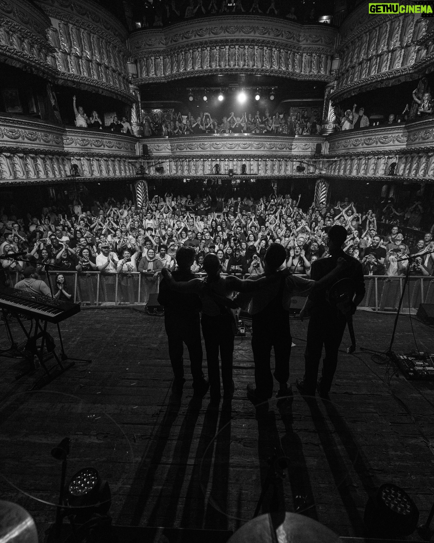 X Ambassadors - 2.1K Likes - Chicago and Grand Rapids… you were sweatyyyy and so damn fun 🔥 can’t wait for Detroit, Milwaukee, and Cleveland next. ALSO, tickets for our Indianapolis Headline on 9/21 are officially on-sale now!! Go grab those tickets at the link in our bioooo.
📸: @christian.x