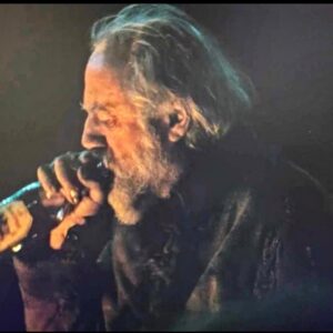Xander Berkeley Instagram - Tis the Saturday before Christmas! Drink up I say! Here’s to the New Year ahead! Cheers 🥂