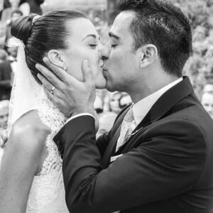 Xavi Hernández Instagram - Feliç aniversari carinyo! 
11 anys del millor “si” de la meva vida! T’estimo infinit @nuriacunillera81 ❤️🥰
#igualment #semprejunts