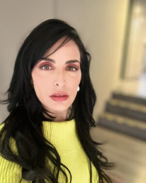 Ximena Herrera Instagram - #Selfie , improvisada, sin filtro y con hambre. 💛