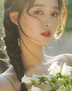 Xu Yiyang Instagram - 💐🧚🏻‍♀️