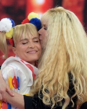 Xuxa Instagram - Migles @angelicaksy ameiii 😍💋💋💋💋 @domingao