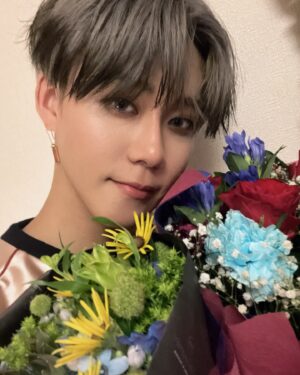 YUKI Instagram - また一つ歳を重ねました！
変わらずよろしくお願いしますー☺︎