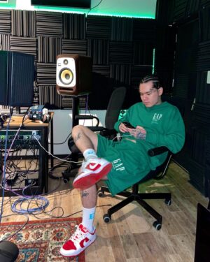 YZERR Instagram - Rich or Die 2 完成間近🦖🎧 そろそろ新曲出すよ🎸  #rod2