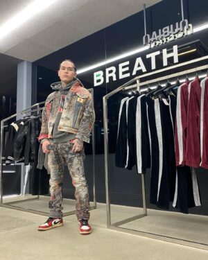 YZERR Instagram - BreatH Pop Up 来てくれた皆んなありがと🔥🔥 日頃からサポートしてくれてるNubianに感謝。

@nubian_tokyo @nubian_combo