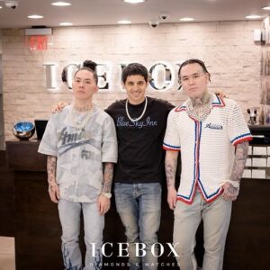 YZERR Instagram - Ikegamiから Ice box🥶💎

一番太いチェーンを2本用意してもらった🏆

また一つ夢が叶った✨✨

Special thanks to @icebox