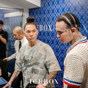 YZERR Instagram - Ikegamiから Ice box🥶💎

一番太いチェーンを2本用意してもらった🏆

また一つ夢が叶った✨✨

Special thanks to @icebox