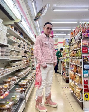 YZERR Instagram - Pink season🦩🦩