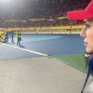 Yağmur Tanrisevsin Instagram - Hem çok mutlu çok gururlu hem de çok hızlı geçen son birkaç ay bana hayatım boyunca unutmayacağım güzellikler yaşattı. Sayısız an ve anı biriktirdim. Ülke olarak bir olduk, birlik olduk, Bizim Çocuklar için tek yürek olduk. Bizlere yaşattıkları bu ortak heyecan, gurur, mutluluk ve son düdüğe kadar verdikleri mücadele için bütün takıma ve teknik ekibe çok teşekkür ederim. Dünyanın dört bir yanında gelen taraftarlarımızla Almanya sokaklarını Türkiye’ye çevirdik. Her zaman söylediğim gibi biz çok güzel bir aileyiz❤️ Bundan sonra da Bizim Çocuklar için Milli Takımımız için tek yürek olmaya devam edeceğiz🇹🇷 @millitakimlar