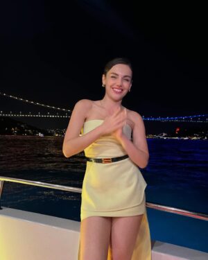 Yağmur Tanrisevsin Instagram - Yenilik ve güzelliklerle..🥳🎂🫶🏼🧚🏻‍♂️🌟