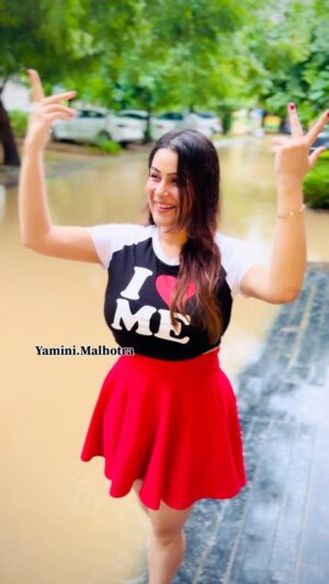 Yamini Malhotra Instagram - Main Devi hu 🤩❤️🙏🏼 Aaj hi pata chala 
.
#gurgaon #gurugram #gurgaonblogger #gurugramdiaries #gurugrammers #gurugramrains #gurgaonrains #gurgaonrains⛈️ #gurgaonroads #gurgaontimes #gurgaongirls #delhidiaries #delhiblogger #delhigram #delhilife #delhibloggers #delhincr